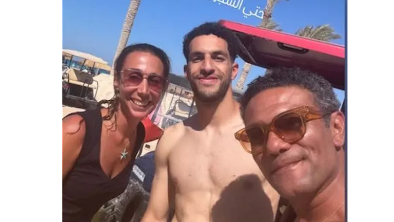 آسر ياسين مع مصطفى شوبير ويعلق بطريقة كوميدية: "حتى الشجر واقف له عارضة" آسر ياسين مع مصطفى شوبير ويعلق بطريقة كوميدية: "حتى الشجر واقف له عارضة"