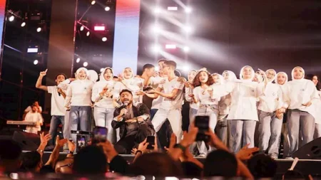 بميدلي وطني.. "Medly Choir" يدعم المنتخب في كأس العالم بعد نجاحه مع تامر حسني بميدلي وطني.. "Medly Choir" يدعم المنتخب في كأس العالم بعد نجاحه مع تامر حسني