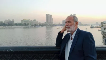 "هتعمليها وتفرحي قلوبنا".. الفنان الفلسطيني كامل الباشا يدعم منتخب مصر
