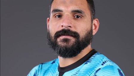 المصري يجدد تعاقده مع حارسه محمود حمدي لموسمين مقبلين