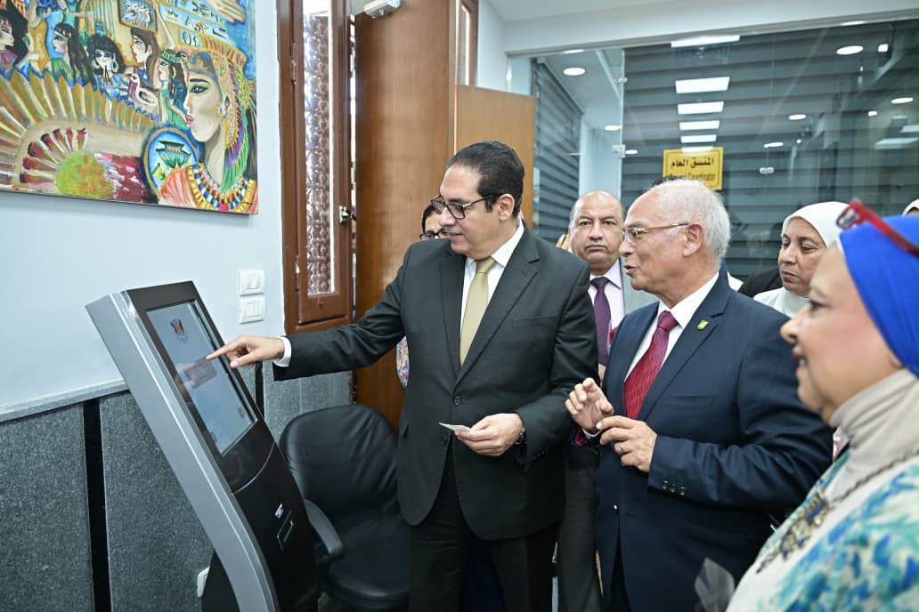 مجلس جامعة القاهرة يفتتح المقر الجديد لشئون ودعم الطلاب الوافدين 9 مجلس جامعة القاهرة يفتتح المقر الجديد لشئون ودعم الطلاب الوافدين