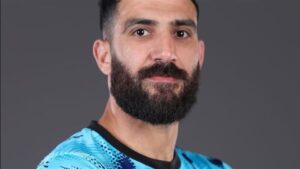 المصري يجدد تعاقده مع حارسه عصام ثروت لموسم واحد