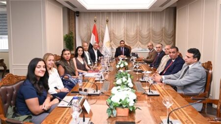 وزير الشباب يلتقي مسؤولي شركة RMC لتنظيم الأحداث والفاعليات