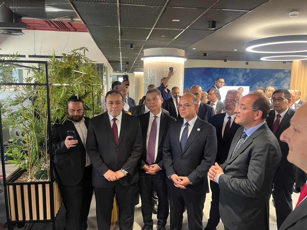 الاتصالات تفتتح مركز كوكاكولا HBC لتصدير خدمات التعهيد إلى 27 دولة 7 الاتصالات تفتتح مركز كوكاكولا HBC لتصدير خدمات التعهيد إلى 27 دولة