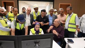 وفد الوكالة الفرنسية يتفقد مركز التحكم الإقليمي بالدلتا مع منى رزق