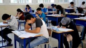 طلاب الثانوية العامة يؤدون اليوم امتحان مادة اللغة الأجنبية الأولى