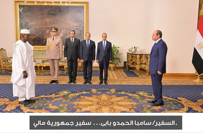 شاهد مراسم تسلم السيسي أوراق اعتماد 17 سفيرًا جديدًا لدى مصر 12 شاهد مراسم تسلم السيسي أوراق اعتماد 17 سفيرًا جديدًا لدى مصر