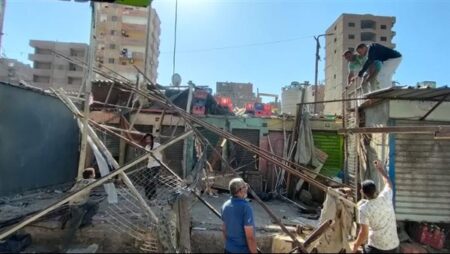 محافظ الجيزة يتابع حملات حي إمبابة لإزالة التعديات بسوق العامل الأول