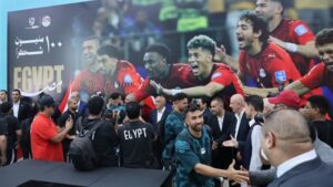 بعثة منتخب مصر تصل مقر إقامتها في العلمين الجديدة