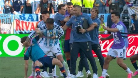 كأس العالم 2026.. عقوبات صارمة علي منتخب الأرجنتين بعد احداث مباراة إسبانيا كأس العالم 2026.. عقوبات صارمة علي منتخب الأرجنتين بعد احداث مباراة إسبانيا