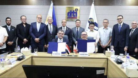 وزير الخارجية يشارك في مائدة مستديرة مع كبار رجال الأعمال الفلبينيين وممثلي غرفة التجارة والصناعة الفلبينية وزير الخارجية يشارك في مائدة مستديرة مع كبار رجال الأعمال الفلبينيين وممثلي غرفة التجارة والصناعة الفلبينية