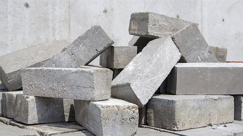 أسعار الطوب الأسمنتي في سوق مواد البناء اليوم السبت