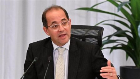 وزير المالية: لا ضريبة قيمة مضافة على السلع العابرة والخدمات المؤداة عليها وزير المالية: لا ضريبة قيمة مضافة على السلع العابرة والخدمات المؤداة عليها