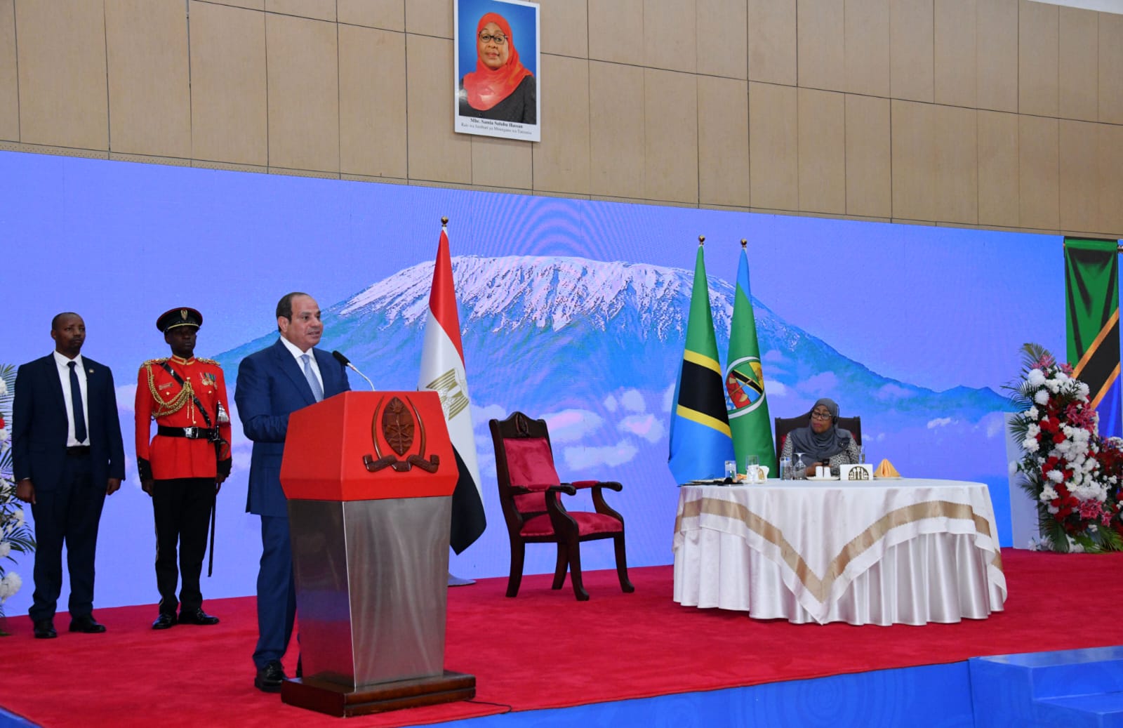زيارة الرئيس السيسي إلى تنزانيا.. التفاصيل الكاملة (صور) 13 زيارة الرئيس السيسي إلى تنزانيا.. التفاصيل الكاملة (صور)