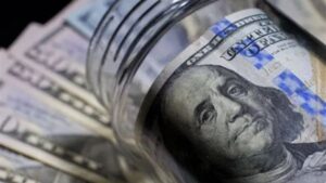 سعر صرف الدولار في البنوك المصرية اليوم الجمعة (آخر تحديث)