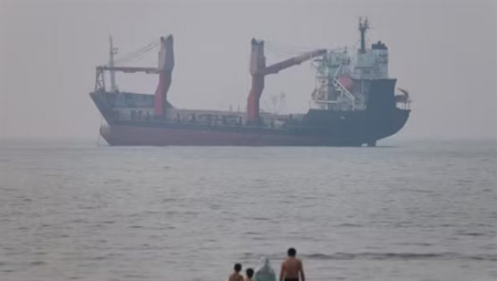 أفريقيا تدفع ثمنًا باهظًا لحصار مضيق هرمز حتى بعد إعادة فتحه أفريقيا تدفع ثمنًا باهظًا لحصار مضيق هرمز حتى بعد إعادة فتحه