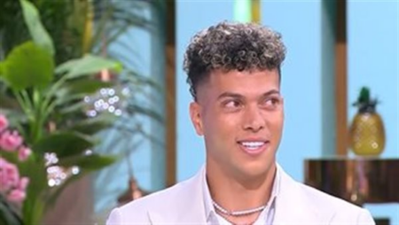 إمام عاشور: "أمي كانت بتستلف عشان توديني التمرين.. وكنا بنأجل الإيجار عشان ناكل" إمام عاشور: "أمي كانت بتستلف عشان توديني التمرين.. وكنا بنأجل الإيجار عشان ناكل"