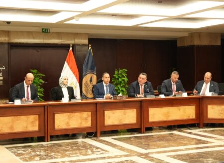 الرقابة المالية والضرائب والبورصة تتفق على لجنة مشتركة لتطوير سوق المال الرقابة المالية والضرائب والبورصة تتفق على لجنة مشتركة لتطوير سوق المال
