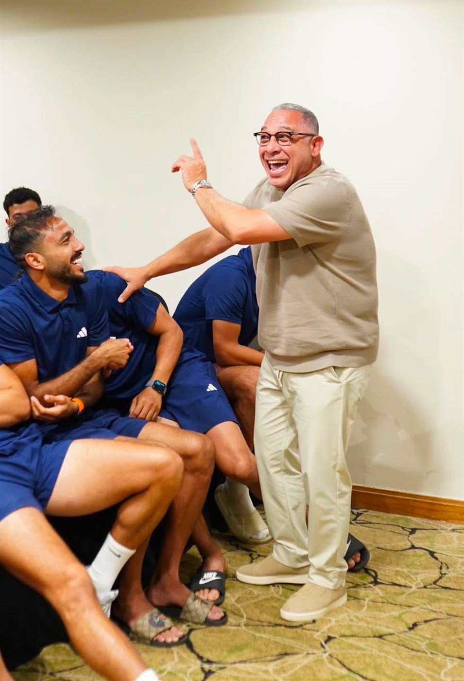 الشريعي وأعضاء مجلس إنبي يدعمون الفريق خلال معسكر برج العرب (صور) 1 الشريعي وأعضاء مجلس إنبي يدعمون الفريق خلال معسكر برج العرب (صور)