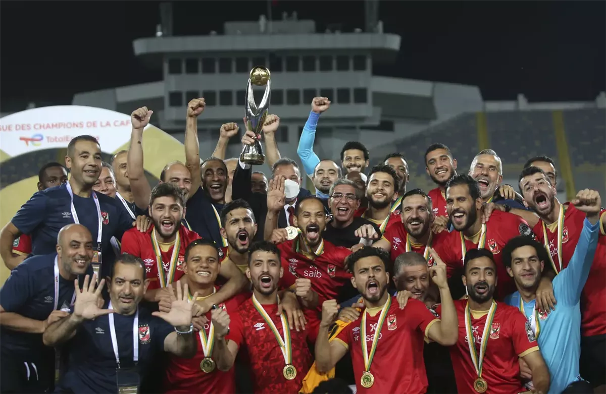 شاهد، ملخص مباراة تتويج الأهلي بالنجمة العاشرة بعد ثلاثية تاريخية أمام كايزر تشيفز في 2021 1 الأهلي