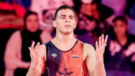 ألعاب البحر المتوسط.. محمد القاسم يفقد فضية المصارعة بسبب ضربة غير قانونية