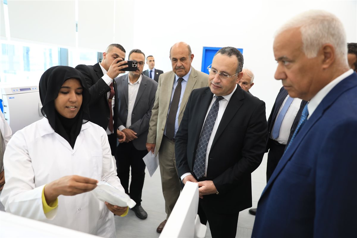 وزير التعليم العالي يتفقد جامعة العلمين الدولية ويطلع على التجهيزات الحديثة