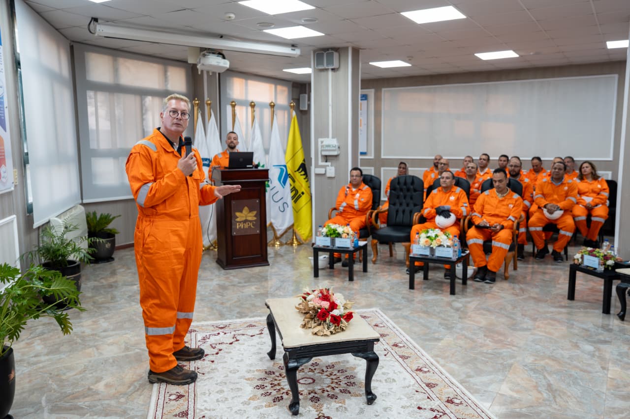 وزير البترول يوجه بتعجيل إنتاج «هارمتان».. 200 مليون قدم مكعب غاز يوميًا مستهدفًا 8 وزير البترول يوجه بتعجيل إنتاج «هارمتان».. 200 مليون قدم مكعب غاز يوميًا مستهدفًا