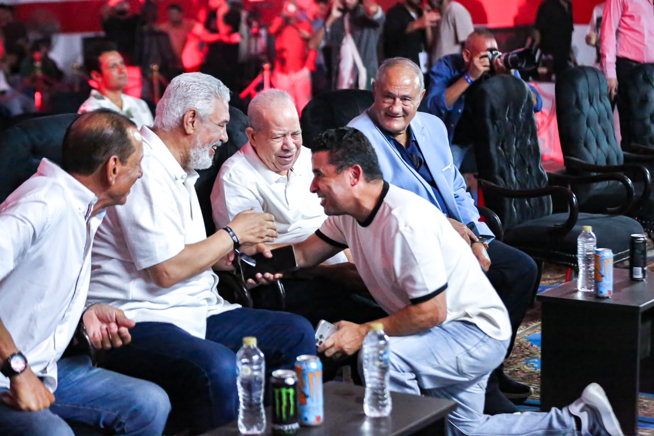 ليلة بيضاء في الزمالك.. جماهير القلعة البيضاء تحتفل بلقب الدوري.. صور