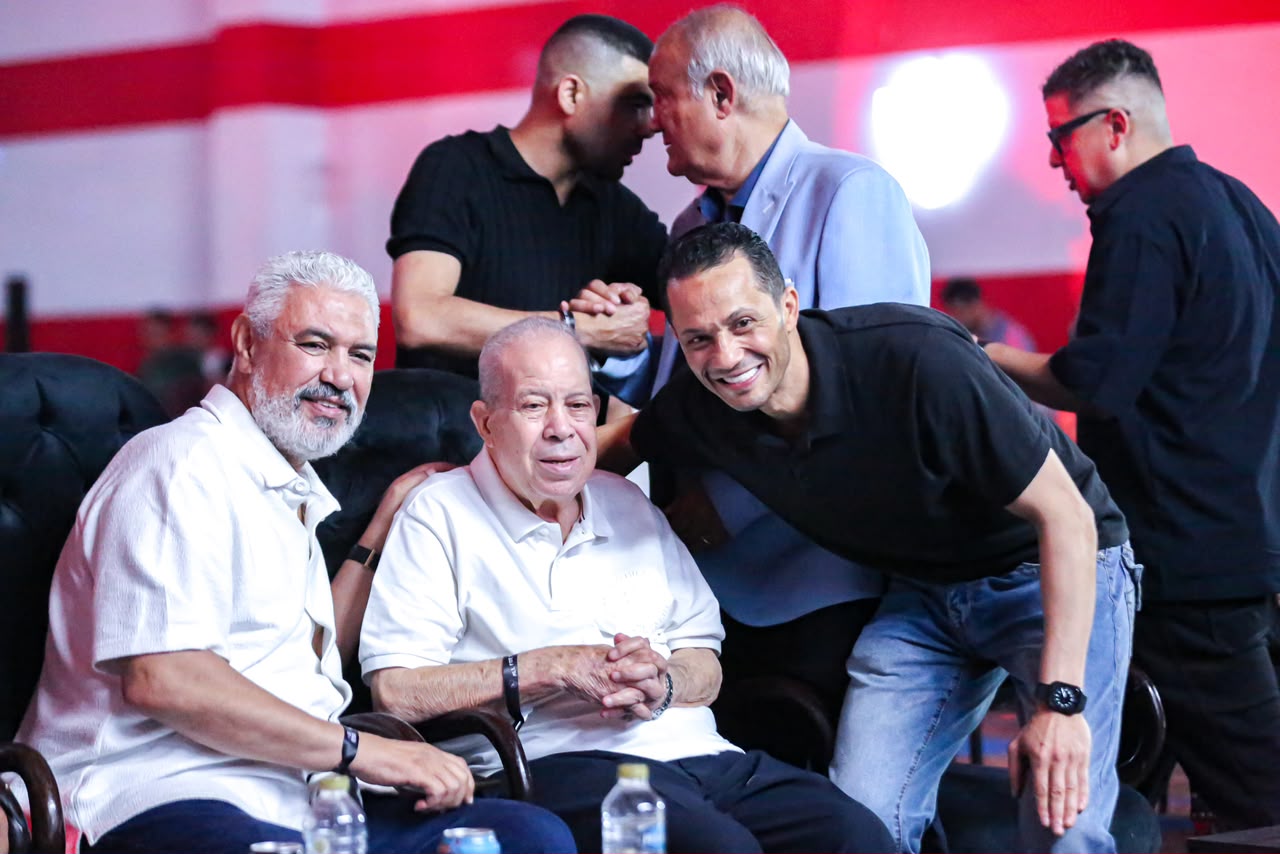 ليلة بيضاء في الزمالك.. جماهير القلعة البيضاء تحتفل بلقب الدوري.. صور