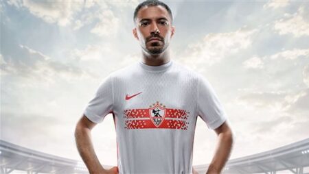 رسميًا.. نادي الزمالك يعلن عن الزي الجديد للفريق الأول لكرة القدم