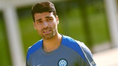 الوصل الإماراتي يعلن التعاقد مع مهدي طارمي لتدعيم هجوم الفريق الوصل الإماراتي يعلن التعاقد مع مهدي طارمي لتدعيم هجوم الفريق