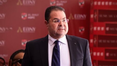 الأهلي يقبل اعتذار سعد شلبي عن منصب المدير التنفيذي ويحدد مهمته الجديدة الأهلي يقبل اعتذار سعد شلبي عن منصب المدير التنفيذي ويحدد مهمته الجديدة