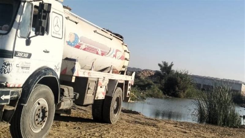 ضبط سيارة نقل تلقي مخلفات خطرة على أحد أحواض بحيرة مريوط بالإسكندرية 1 ضبط سيارة نقل تلقي مخلفات خطرة على أحد أحواض بحيرة مريوط بالإسكندرية