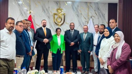 «الألفي» تتابع تنفيذ الاستراتيجية الوطنية للسكان والتنمية وتعزز خدمات صحة الأم والطفل في أسوان