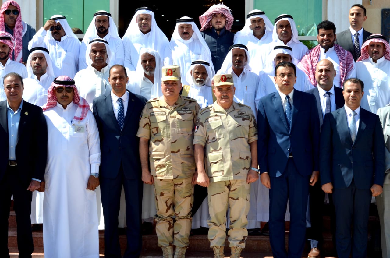 القوات المسلحة تنظم عددا من اللقاءات مع شيوخ وعواقل سيناء ومطروح.. صور