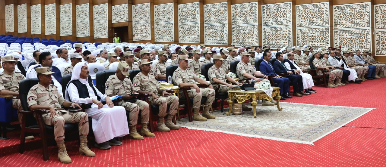 القوات المسلحة تنظم عددا من اللقاءات مع شيوخ وعواقل سيناء ومطروح.. صور