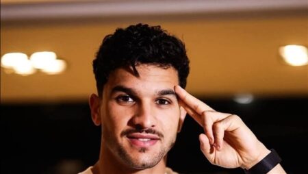 منصف بقرار يصل إلى معسكر الأهلي في إسبانيا استعدادًا للموسم الجديد منصف بقرار يصل إلى معسكر الأهلي في إسبانيا استعدادًا للموسم الجديد