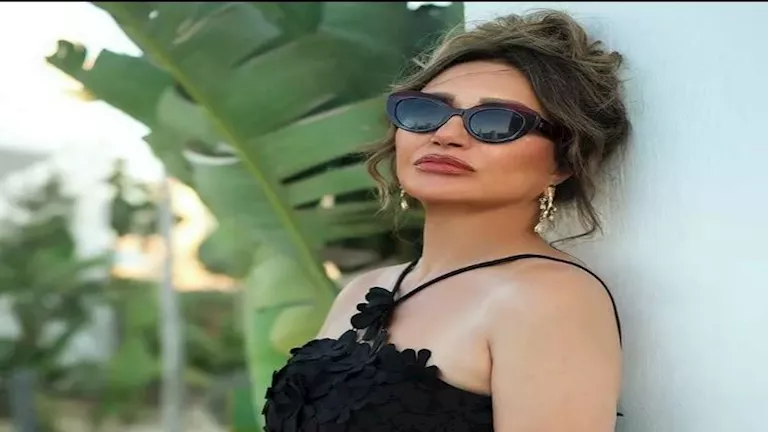 حدث بالفن| انهيار فنانة والحالة الصحية لـ خالد الصاوي وإطلالة مثيرة لـ ليلى علوي