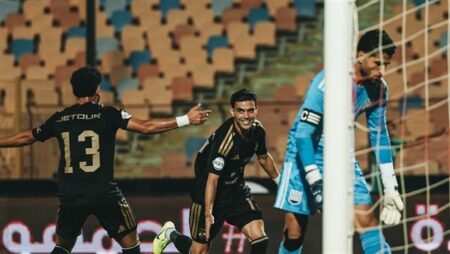 انطلاق الشوط الثاني من مباراة الأهلي وزد