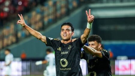 بن شرقي: الفوز بجائزة رجل المباراة نتيجة جهود كل لاعبي الأهلي