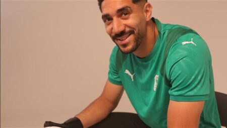 المصري يحصل على خدمات محمد سيحا حارس الأهلي على سبيل الإعارة لموسم واحد