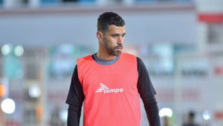 عبدالله السعيد وشيكو بانزا فى مران الزمالك بالدفاع الجوي