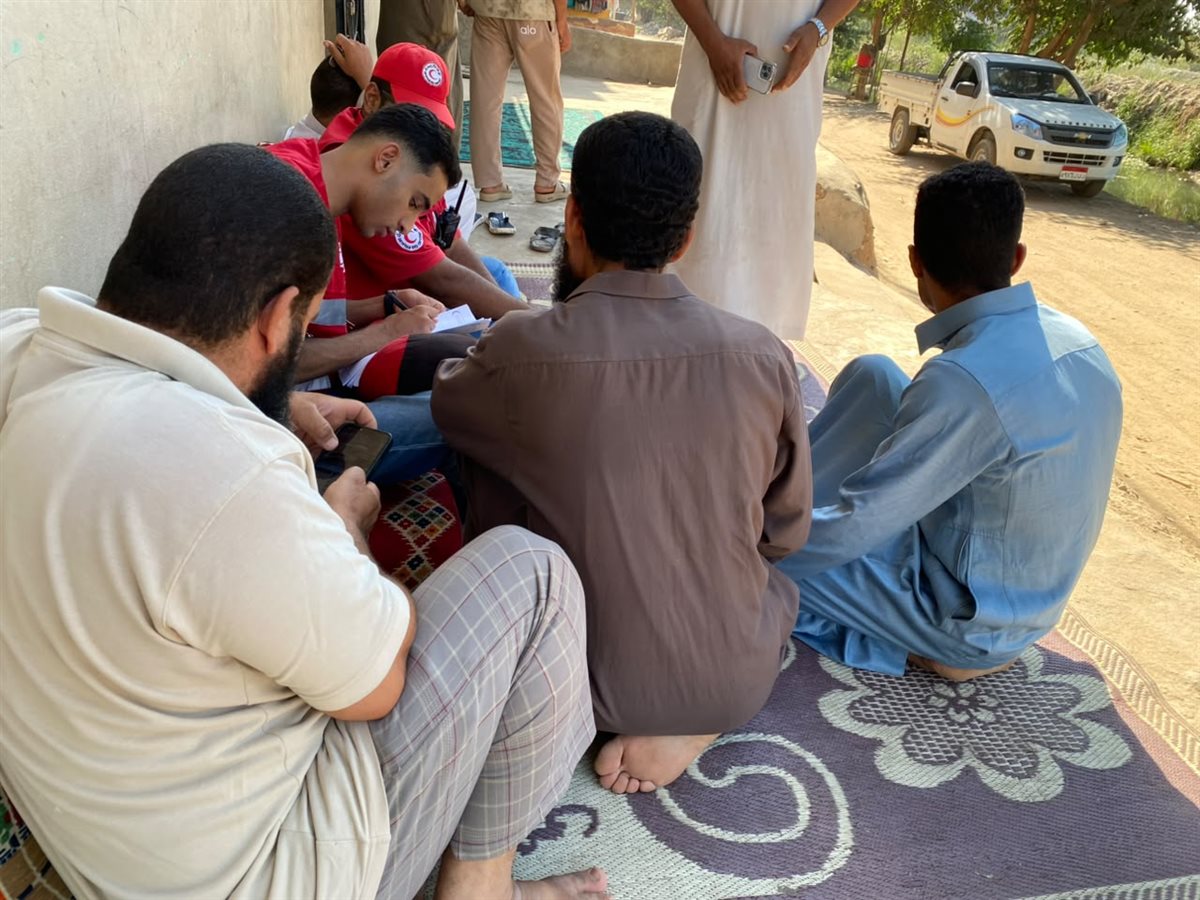 من المستشفيات إلى القرى، الهلال الأحمر يواصل دعم الأسر المتضررة من حادث الدواويس 5 من المستشفيات إلى القرى، الهلال الأحمر يواصل دعم الأسر المتضررة من حادث الدواويس