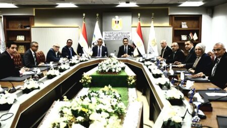 لتعزيز ريادة الأعمال .. وزير الشباب والرئيس التنفيذي لجهاز تنمية المشروعات يشهدان مراسم توقيع مذكرة تفاهم مشتركة