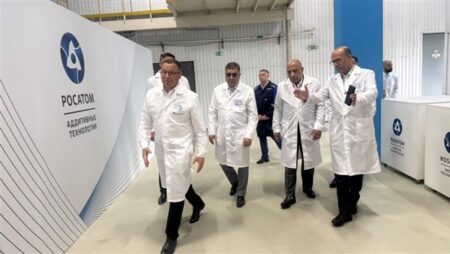وزير الكهرباء يطلع على تكنولوجيا الطباعة ثلاثية الأبعاد لروساتوم وبحث فرص توطينها