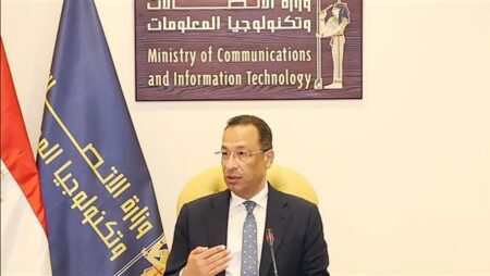 تنظيم خطوط المحمول.. الوزير يحذر الشركات من المخالفات تنظيم خطوط المحمول.. الوزير يحذر الشركات من المخالفات