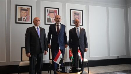 وزير الخارجية يشارك في اجتماع آلية التعاون الثلاثي بين مصر والأردن والعراق