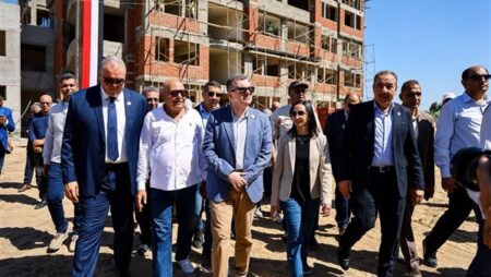 وزير التخطيط ومحافظ البحيرة يتفقدان مشروع إنشاء المدرسة المصرية اليابانية بدمنهور