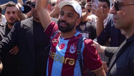 محمد صلاح: لم أشاهد مثل جماهير طرابزون محمد صلاح: لم أشاهد مثل جماهير طرابزون