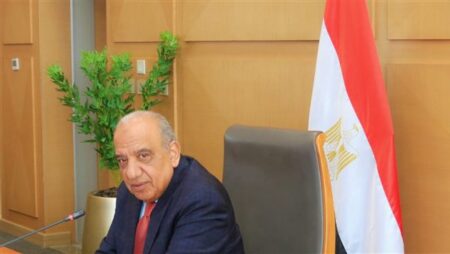 بعد توجيهات الرئيس السيسي.. وزير الكهرباء يعلن 8 قرارات جديدة للمواطنين بعد توجيهات الرئيس السيسي.. وزير الكهرباء يعلن 8 قرارات جديدة للمواطنين